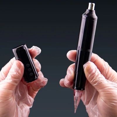 Dispositif de maquillage permanent sans fil pour les lèvres, ligne de sourcils, capacité de batterie 1200 mAh, fonction de la peinture sur les lèvres fournisseur